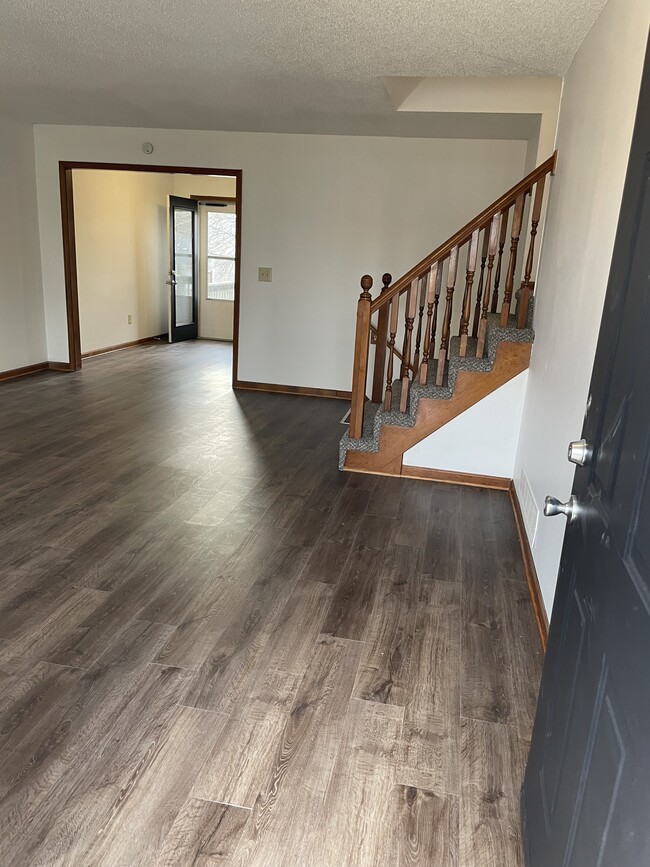 Living Room - 13854 S Darnell St