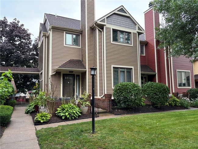Building Photo - 346 Frederick Douglass St