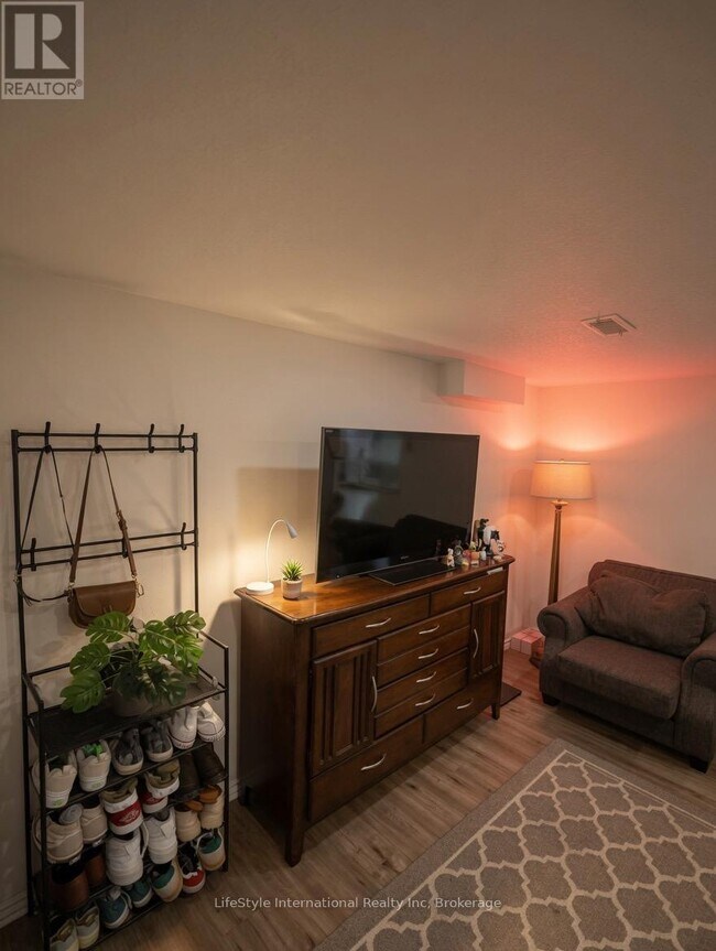 Photo - 76 Summit Ridge Dr