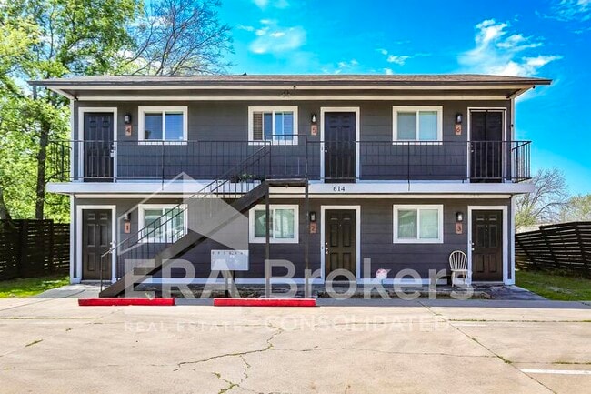 Building Photo - 614 Adams Ave Unit #1