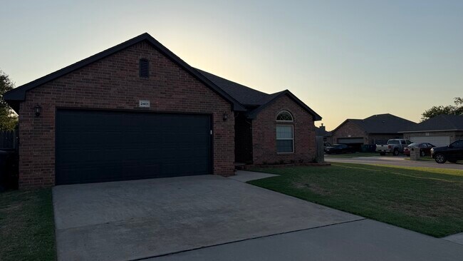 Photo - 2401 Chadsford Ln