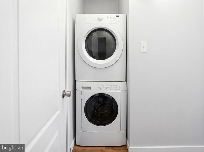 Photo - 1525 W Seybert St Unit A