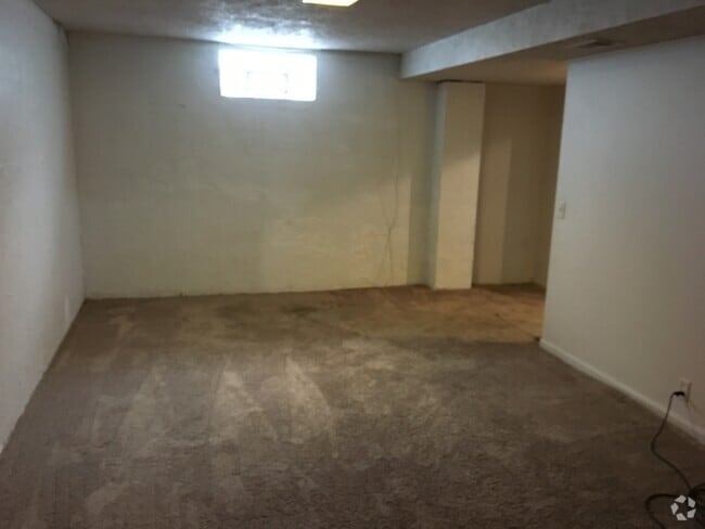 Building Photo - 4016 North 92nd Circle Rental