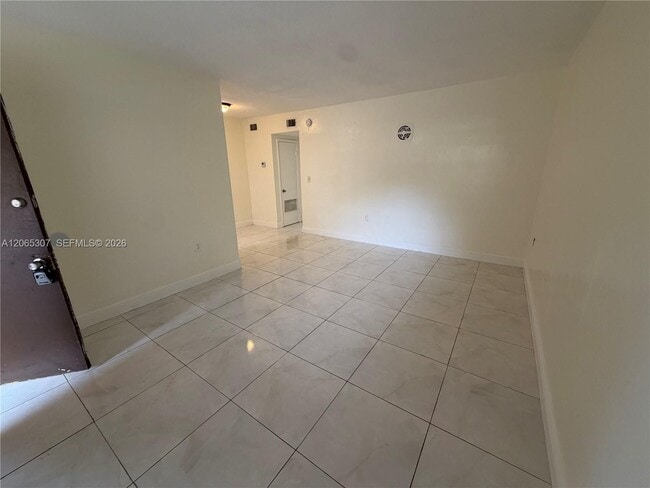 Photo - 16150 NE 19th Ct Unit 2