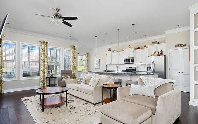 Photo - Spacious 4-Bedroom Retreat with 3 Full Baths in Anderson's Prime Location!