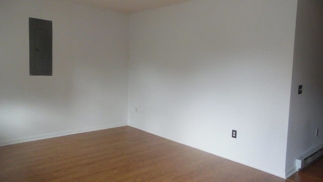 Photo - 749 Orchard Ave