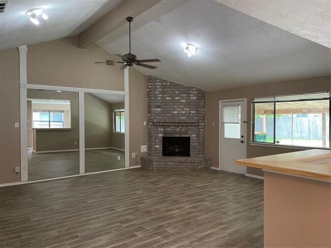 Photo - 21311 Meadowhill Dr