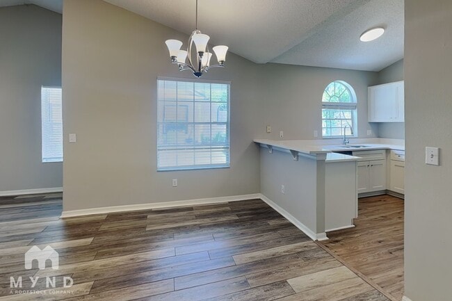 Photo - 1729 Chatham Cir