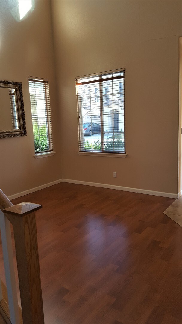 Photo - 2426 Milford Dr
