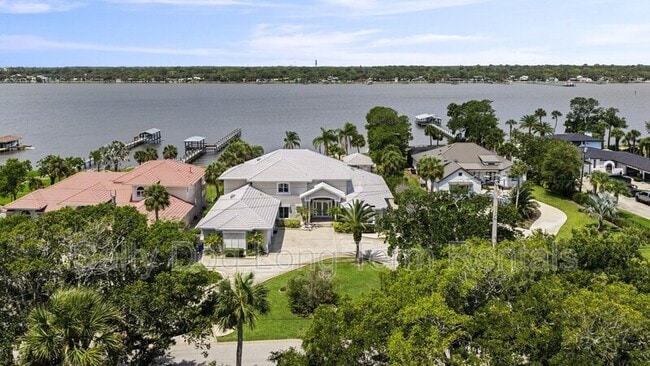 Photo - 626 Riverside Dr