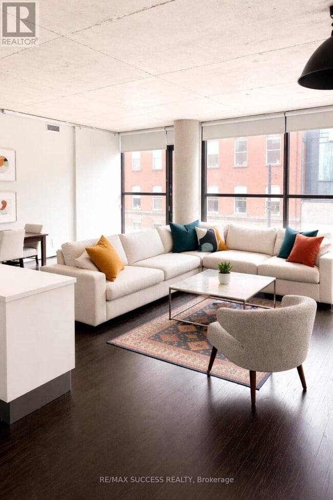 Photo - 25 Oxley St Unit 310