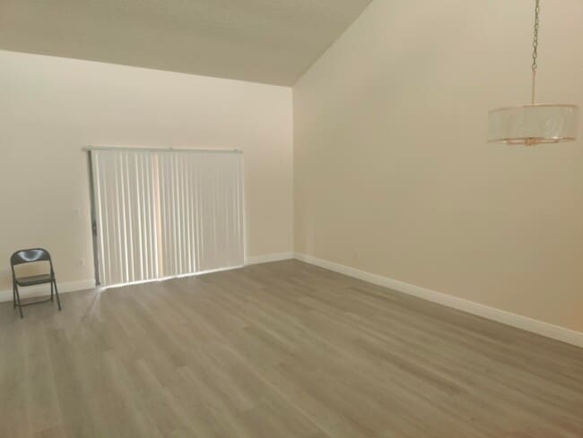 Photo - 302 Lakeview Dr E Unit 302