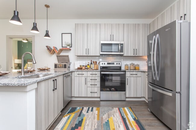 2BR, 2BA - 1041SF