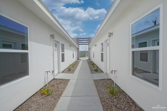 Photo - 11 W Driftwood St Unidad 1