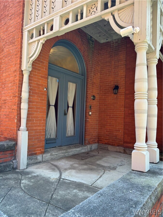 Photo - 473 Virginia St