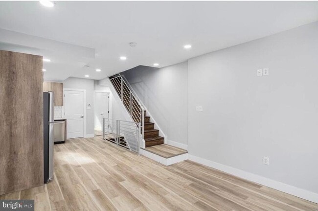 Photo - 23 E Silver St