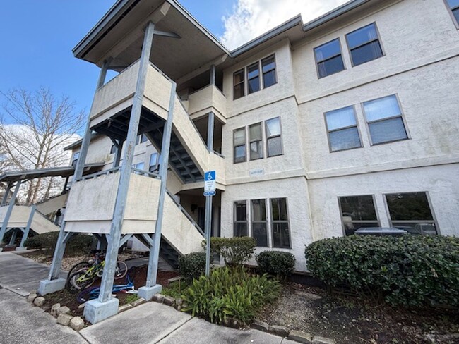 Charming two-bedroom, two-bathroom condo l... - Charming two-bedroom, two-bathroom condo l...