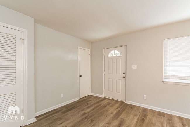 Photo - 609 Elmira Ave