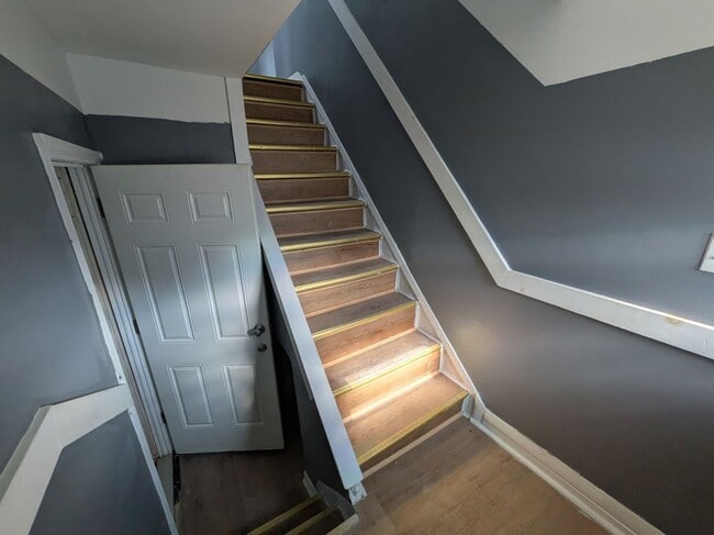 Photo - 205-11 110th Ave