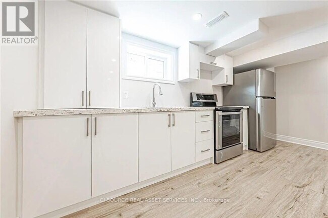 Photo - 194 Crockett St