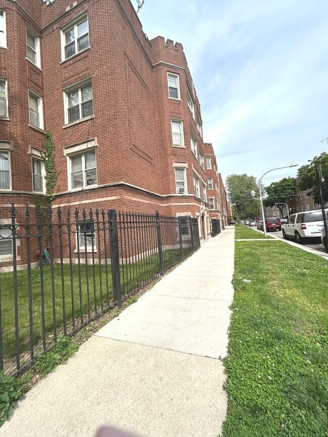 Photo - 7655 S Yates Blvd