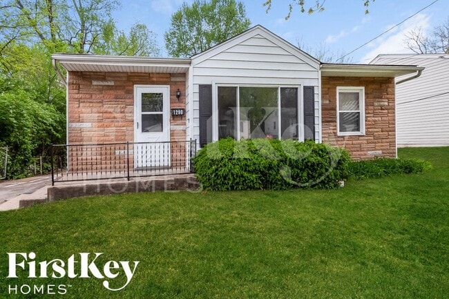 Building Photo - 1290 Washington St