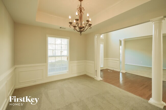 Photo - 1382 Fall River Dr