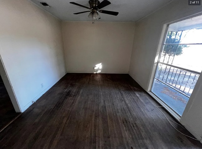 Photo - 849 Singapore Dr