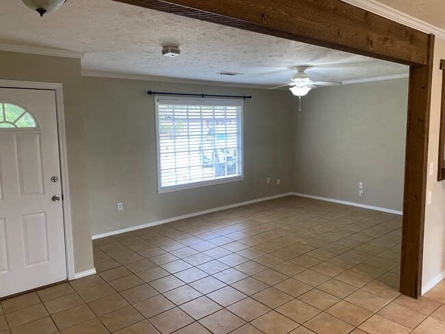 Photo - 105 Green Briar