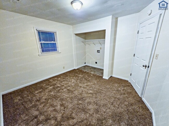 Photo - 702 Couch St