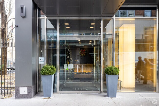 Entrance - 127-131 8th Ave