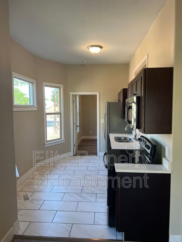 Photo - 713 W Abriendo Ave Unidad APT A