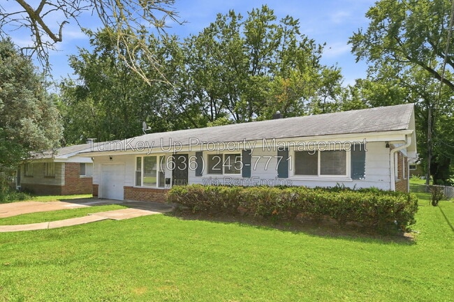 Building Photo - 840 Lebon Dr