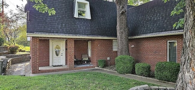 Photo - 2661 W Maryland St Casa