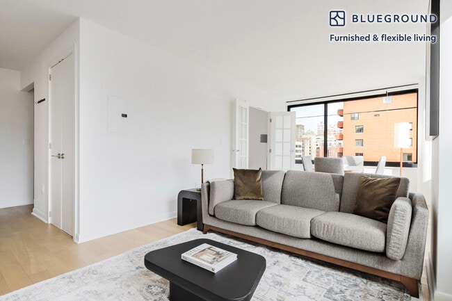 180 W 20th St Unit SI FL14-ID2139