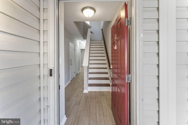 Photo - Amazing 3 bedroom/3.5 bathroom Townhouse