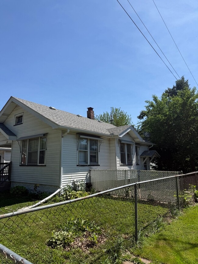 Photo - 722 S 16th St