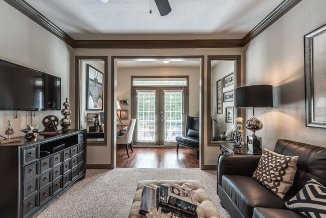 Photo - 5800 Woodway Dr Apartment Unit 0201
