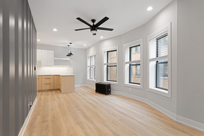 Photo - 7736 N Eastlake Terrace Unit 3W