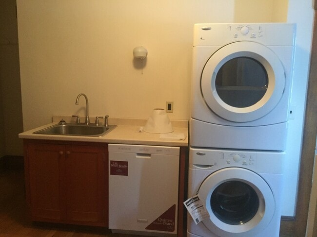 Photo - 68 Ascutney St Unit Apt 3