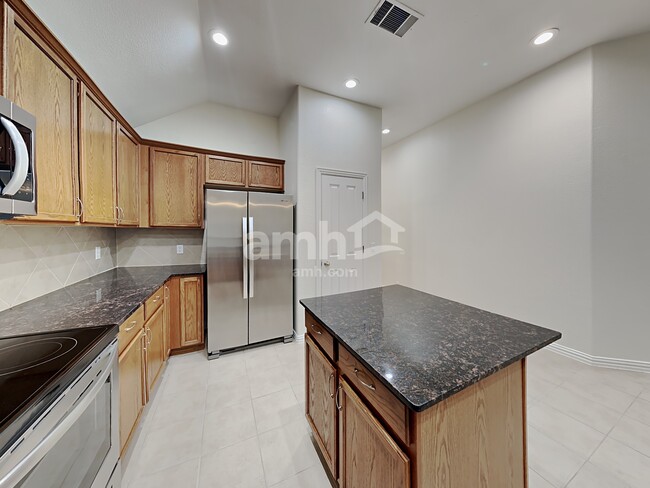 Photo - 105 Broken Arrow St