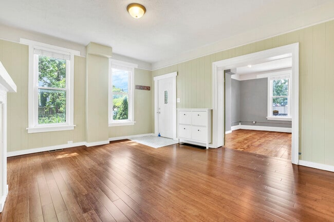 Photo - 258 Allen Ave