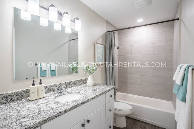 Photo - 689 N 100 W Unit S