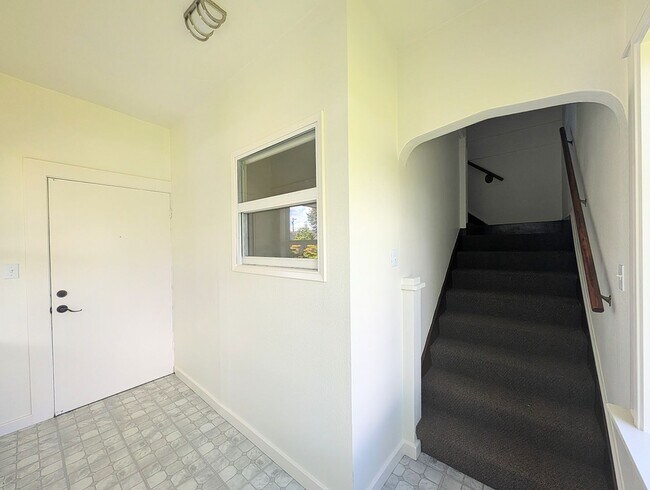 Photo - 2Bd/1Ba Everett Condo Unidad B