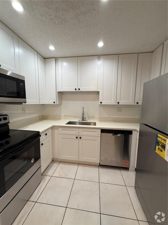 Building Photo - 11392 Royal Palm Blvd Unit 11392 Rental