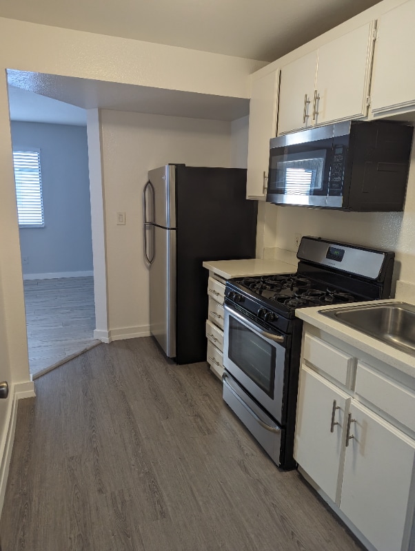 7014 Lanewood Ave Unit 11