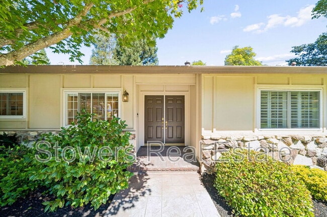 132 Glen Ct