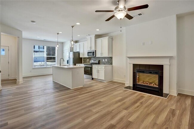 Photo - 1906 Victoria Rd