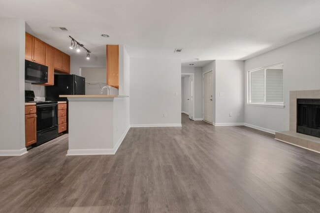 Photo - 277 Alexandra Dr Unit 7