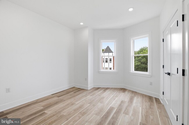 349 N 62nd St Unit 3